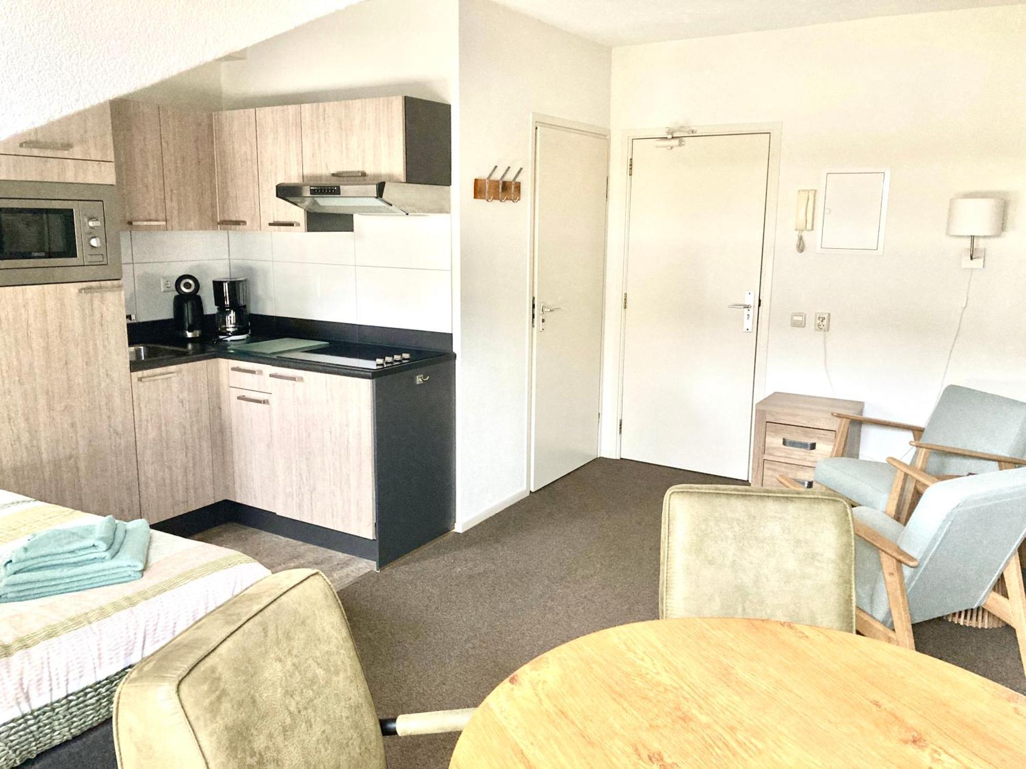 Nicolette Apartments 카트베이크안제이 외부 사진